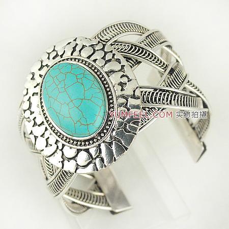 Wholesale Turquoise Hollow Geometric Vintage Wide Bracelet